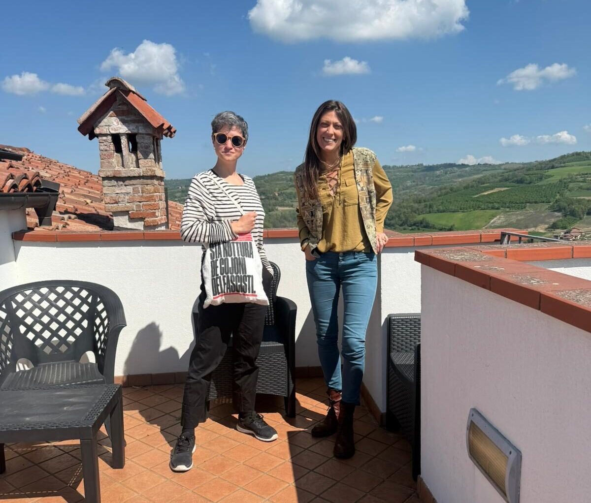 Ripartire dalle felicità collettiva per superare una politica che parla solo di se stessa